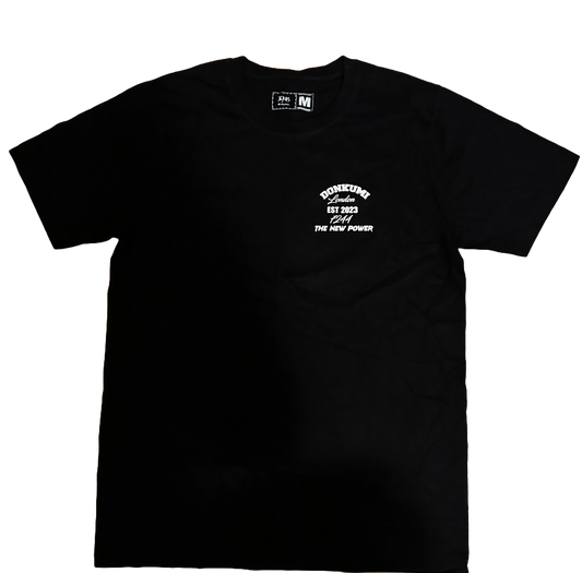 DK UNIVERSAL LOGO TEE